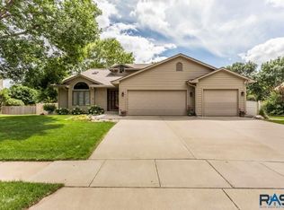 4513 S Quail Run Ave, Sioux Falls, SD 57105