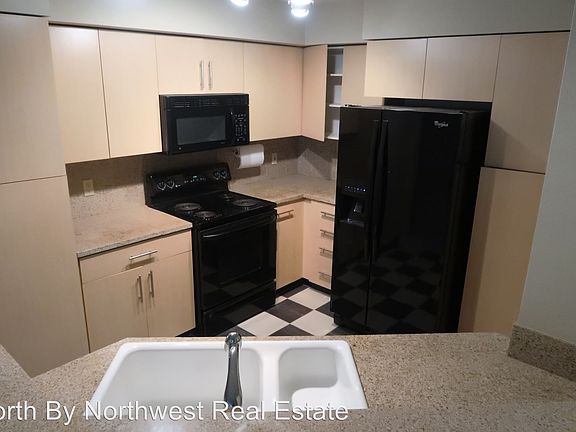 3rd image of 1100 106th Ave NE APT 312