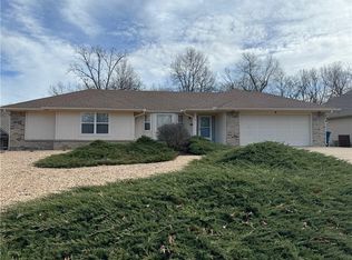 6 Melbourn Dr, Bella Vista, AR 72714