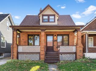 3493 Peter St, Windsor, ON N9C 1J4
