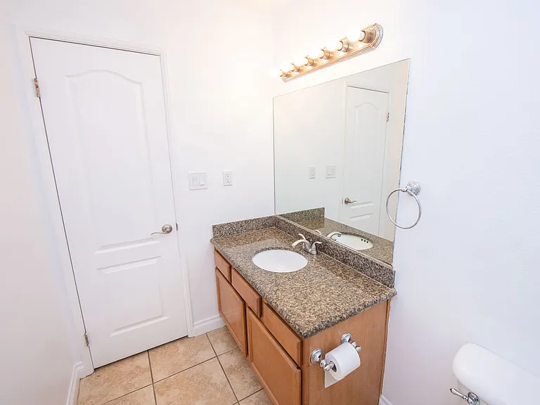455 Ballantyne St #8 — Photo 12