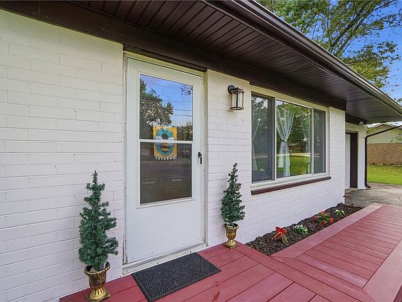 4th image of 8414 Hoover Ct