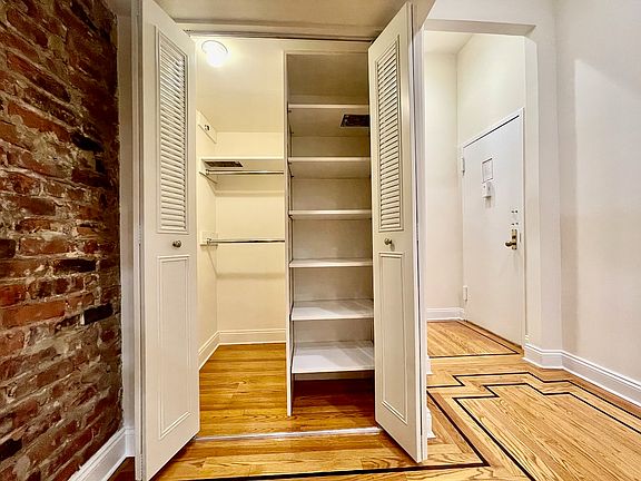 4th image of 531 W 45th St APT 1A