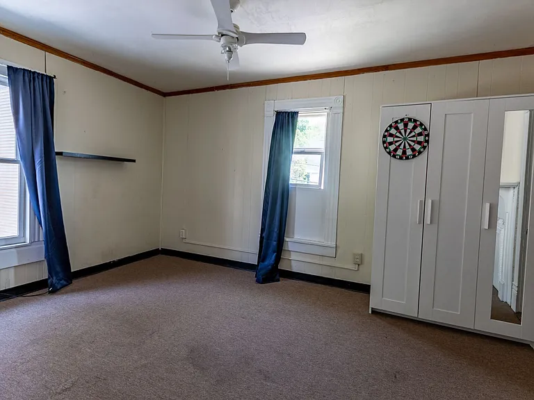 385 Forest Ave — Photo 3