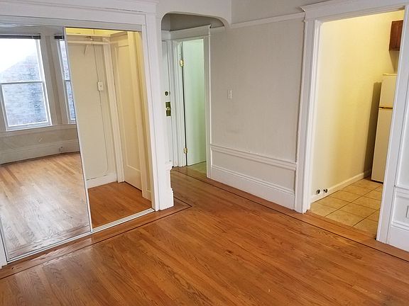 closet/entrance