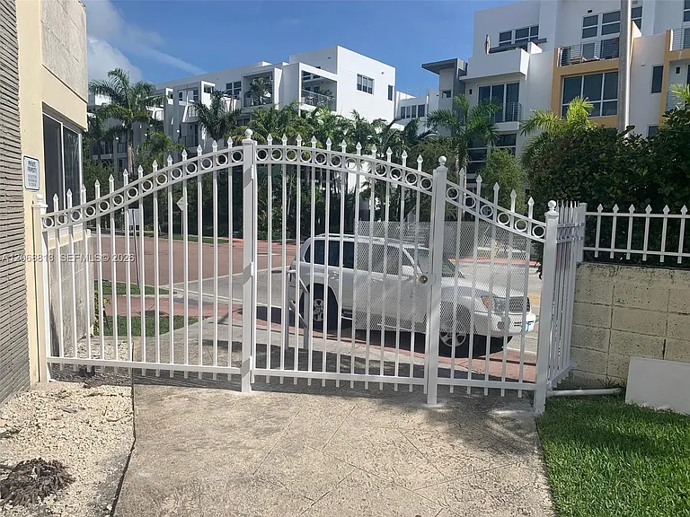 2 S Shore Dr #15 — Photo 6