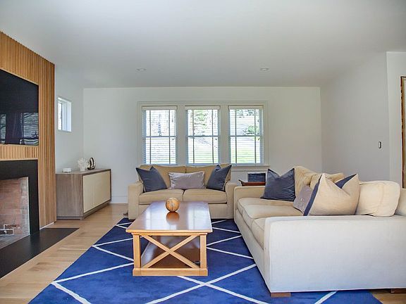 3rd image of 24 Rolling Hills Dr