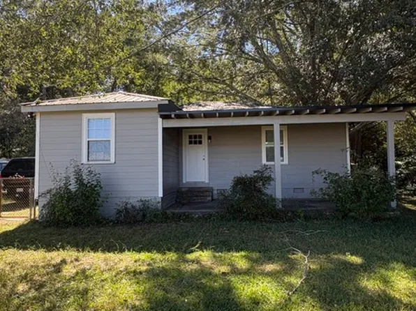 632 E McIntosh Rd, Griffin, GA 30223