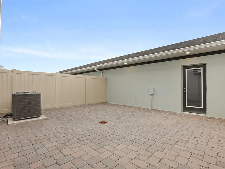 1394 Mount Royal Dr — Photo 23