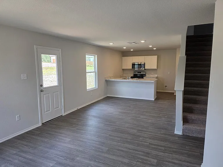 217 Stoney Rdg — Photo 3