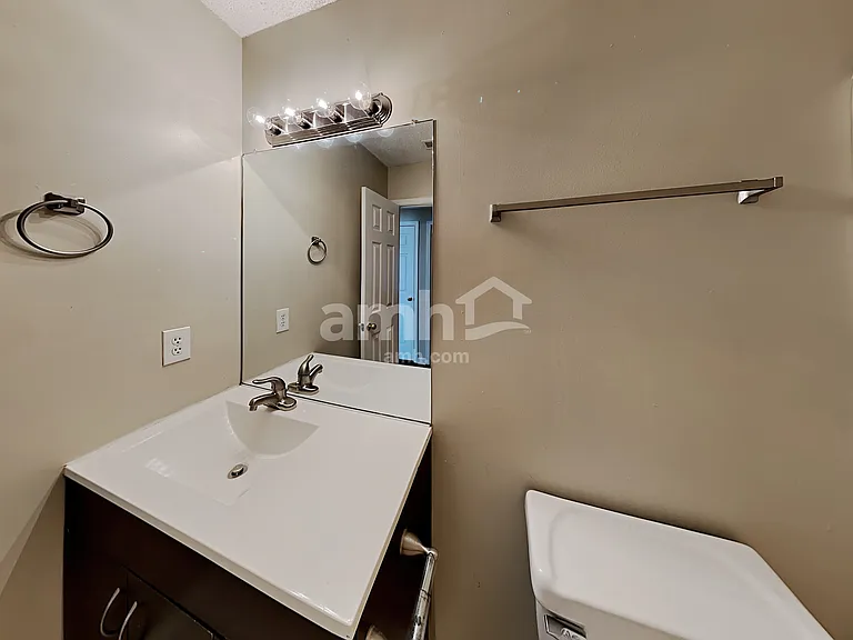 753 Country Lake Ct — Photo 15