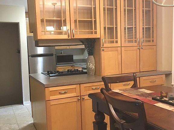 3rd image of 2231 Downing Ave