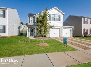 9013 Sharpes Cir, Charlotte, NC 28214