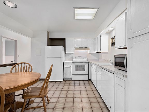 4th image of 3939 Saratoga Ave APT 202