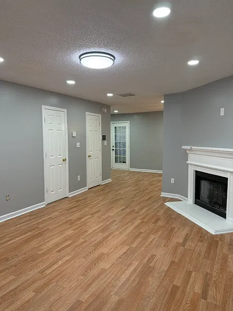 3 bed, 2.5 bath, 1544 sqft, $2,100 — Photo 4