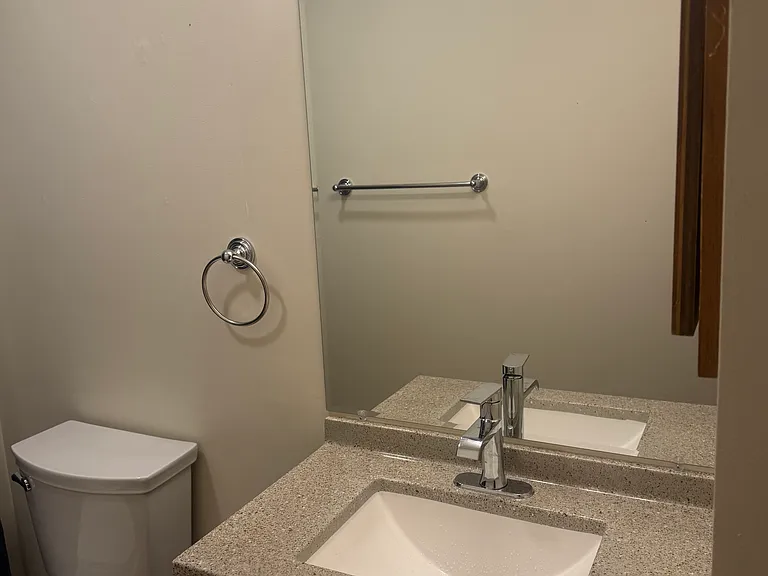 19 Edgewood Ln — Photo 4