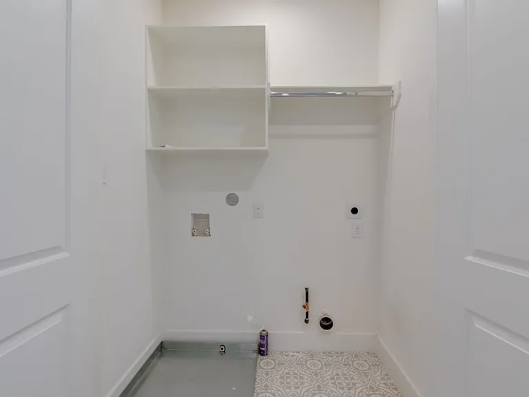 The Grove at Oak Forest Washer/Dryer Connections
