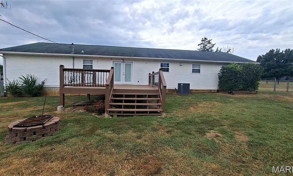 2nd image of 7 Redbud Ct
