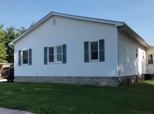315 E North St, Roodhouse, IL 62082