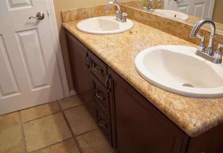 2407 Granada Bluff Ct — Photo 11