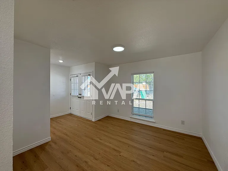 9318 Adams Hill Dr — Photo 11