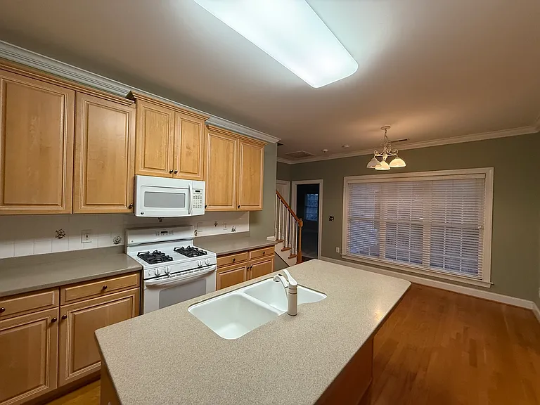 2208 Anchoridge Ave — Photo 14