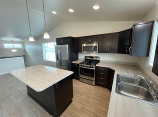 958 29th Ave W, West Fargo, ND 58078