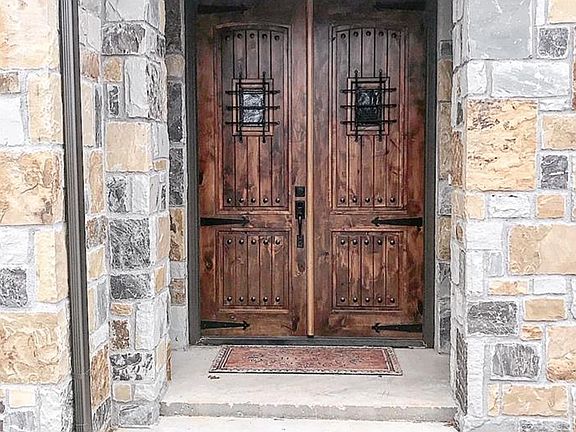 3rd image of 516 W 12th Ave