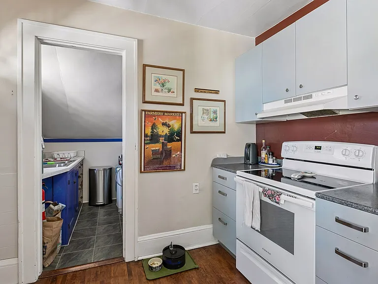 1919 Como Ave SE #1 — Photo 3