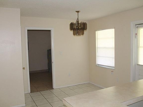 5th image of 1417 Valencia Ct