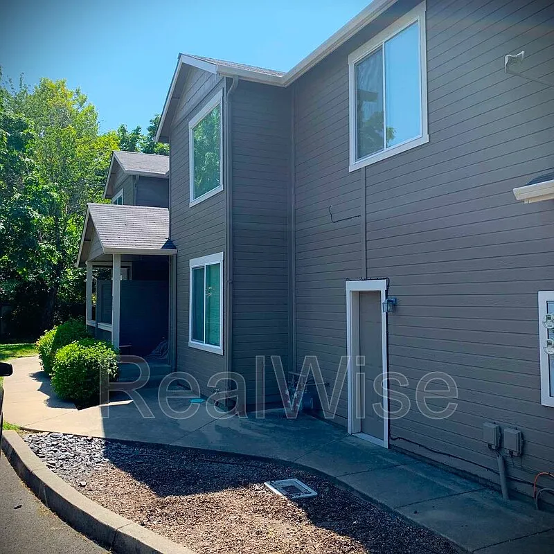 2 bed, 1.5 bath, 1200 sqft, $1,450 — Photo 1