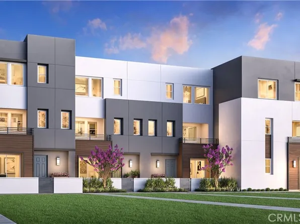 667 S Lyon St, Santa Ana, CA 92705