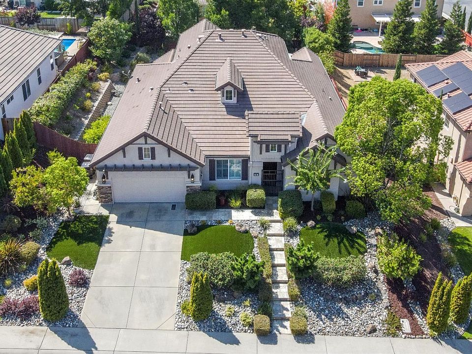 1st image of 302 E Gannet Ct