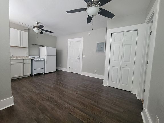 3rd image of 108 7th St N APT 2