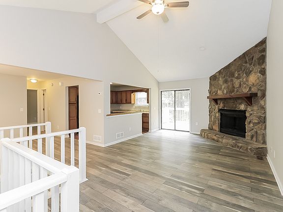 2nd image of 3237 Beaver Dr