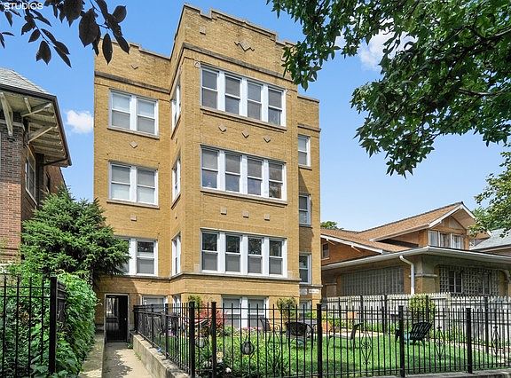 2nd image of 2034 N Humboldt Blvd APT 3W