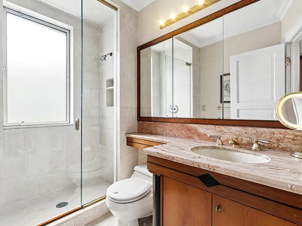 122 East 82nd Street image 4 of 12