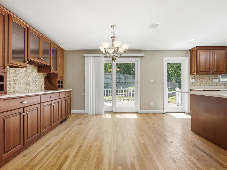 55 Robbie Rd — Photo 18