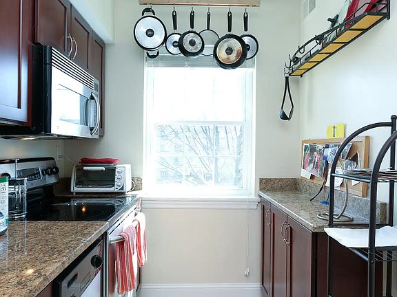 5th image of 1303 N Ode St APT 234
