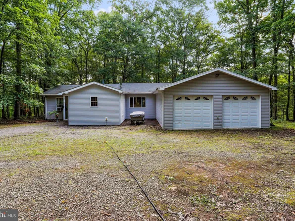 39 Marilyns Way, Paw Paw, WV 25434