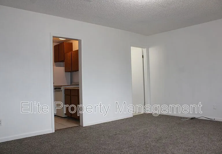 1529 Oakshire Ln #2 — Photo 4