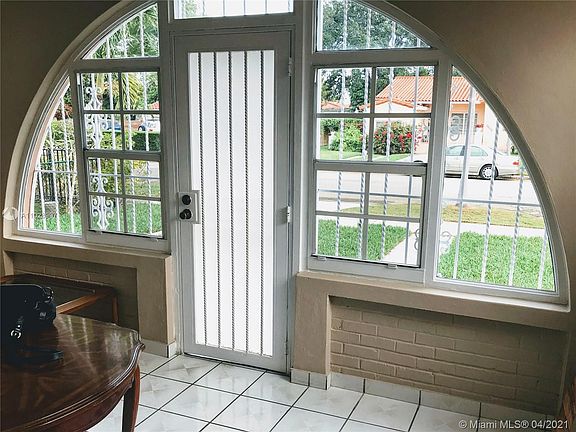 Florida Room & Front Enterance