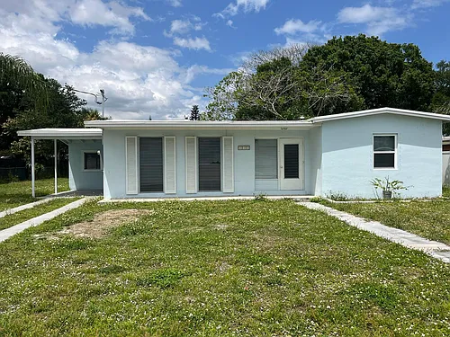 213 SE Prima Vista Blvd Photo 1 213 SE Prima Vista Blvd Photo 1