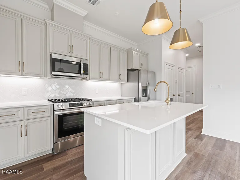 200 Prescott Blvd #302 — Photo 3