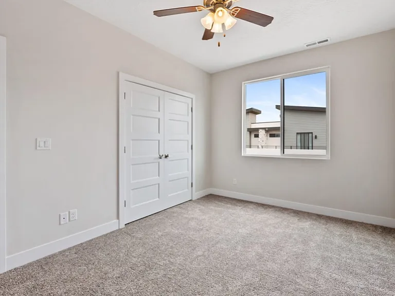 4102 S 545 E — Photo 12