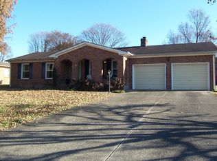 217 Rosewood Dr, Bardstown, KY 40004