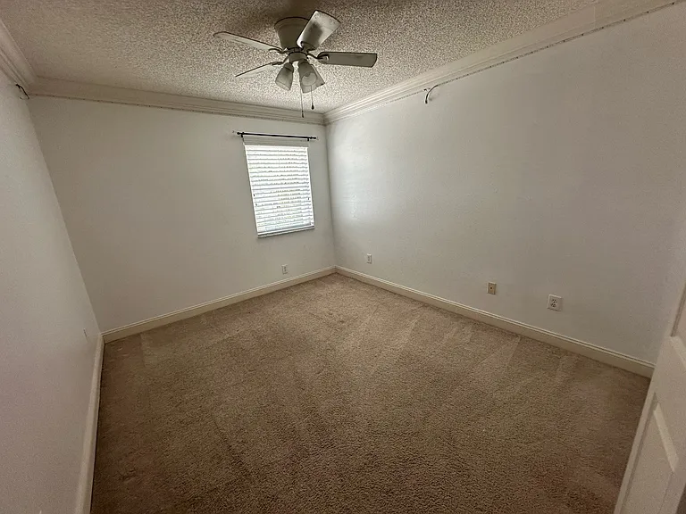 10894 Old Bridgeport Ln — Photo 36