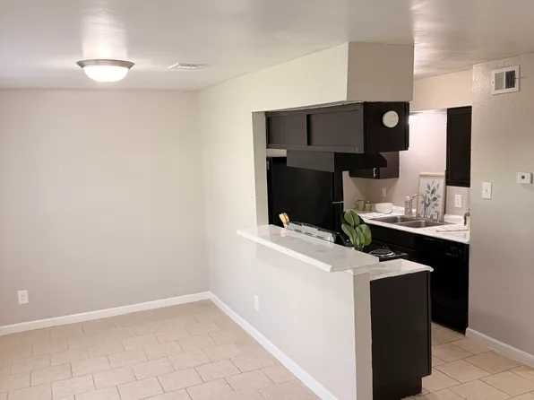 Henderson Grove Apartments