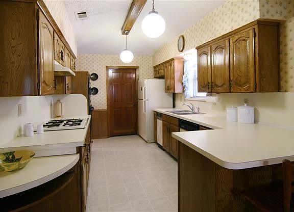 5th image of 4818 San Gabriel Dr