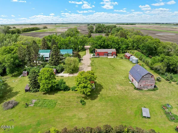 4270 29th St NE, Heimdal, ND 58341